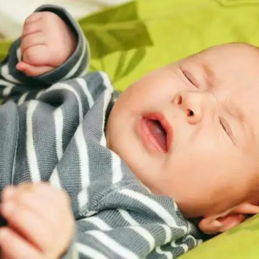 Sonido de estornudo de bebe