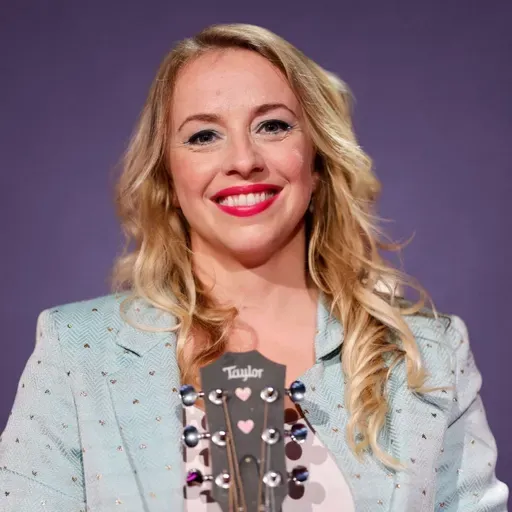 Miss Allie: „Ich war schon immer ein bisschen zu laut und zu wild“