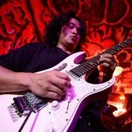 T3 P8: Metal, radio y covers de anime: Pepe Irei, guitarrista nikkei y productor radial