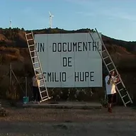 / VR205 / El viento que golpea mi ventana: Familia, memoria, tierra y muerte