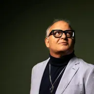 Guilherme Arantes celebra 50 anos de carreira com novo disco e turnê: 'Componho para a posteridade'