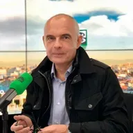 Sabino Méndez: "Ahora que llegan las vacaciones aprovechad para contemplar el mar con admiración, respeto y siempre con un aperitivo a mano"