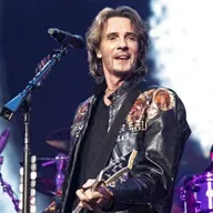 4: Jim Douglas chats with Rick Springfield!