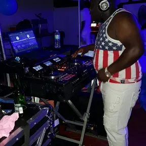 Notorious 876 Radio