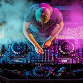 DJ SACALECHE