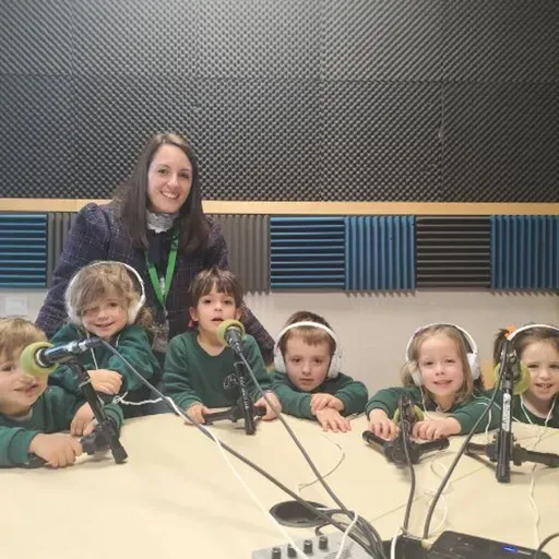 Los alumnos de 1º de Infantil visitan la Radio San Ignacio