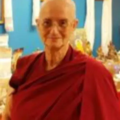 Venerável Tenzin Kunsang - Chamando o guru de longe Lama -