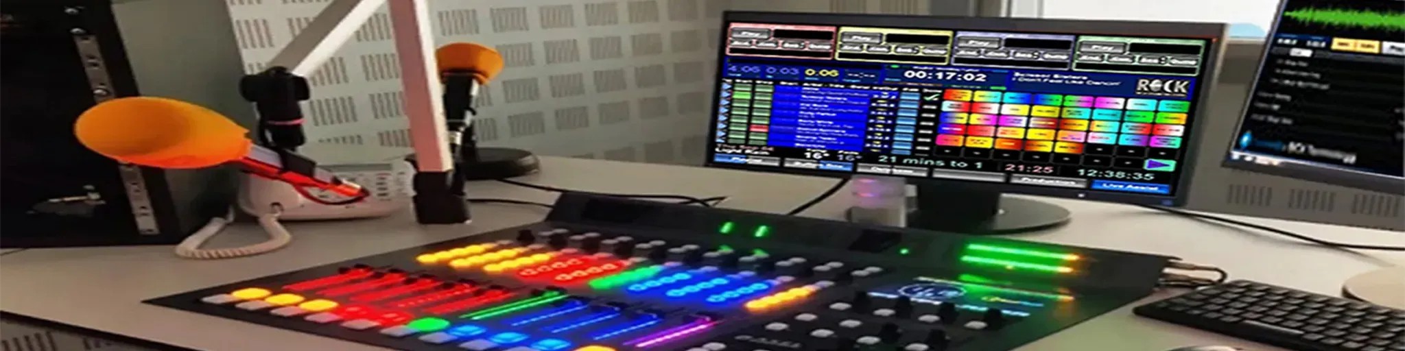 Radio 100