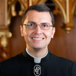 Padre Alex Nogueira