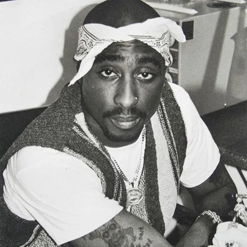 Tupac Shakur Biography - The Tragic Real Life Story