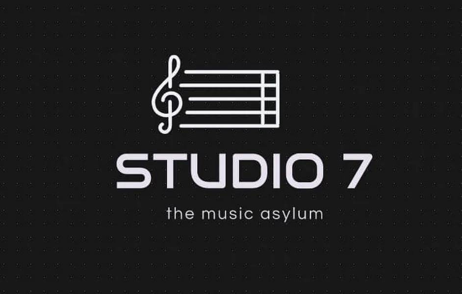 STUDIO 7