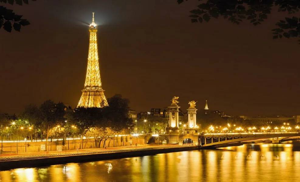 Paris fm  the  best
